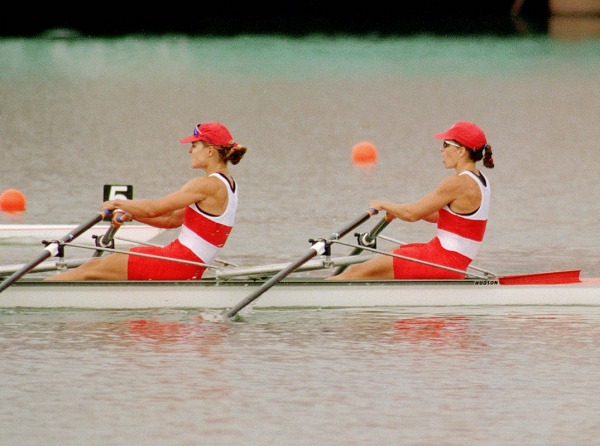 photograph of Kathleen Heddle and Marnie McBean rowing